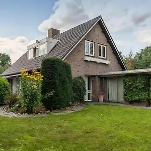  Accommodatie bij particulieren First Floor With Bedroom Bathroom Kitchen Office In Near Tue And Centre Nederland
